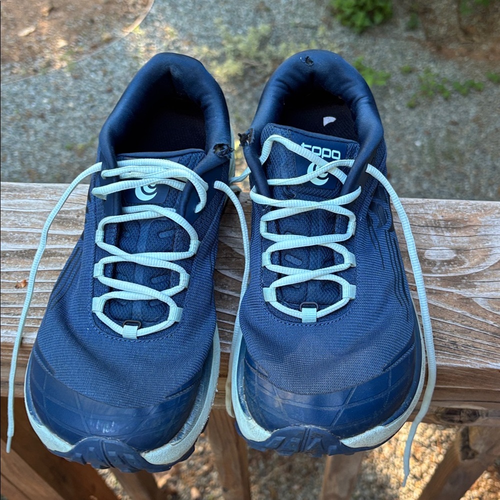 Topo Pursuit OMM Drop Women’s navy blue sneakers size 10